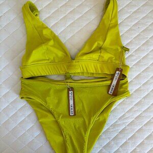 NEW SET! SKIMS SIGNATURE SWIM | PLUNGE BIKINI TOP & MID WAIST BOTTOMS CITRUS  M